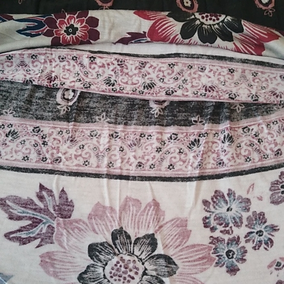 Coco + Jaimeson Off the Shoulder Top - Picture 8 of 8